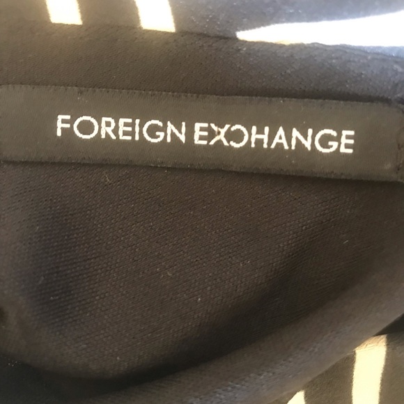 Black & Cream Print Romper. SIZE SMALL - Picture 5 of 5